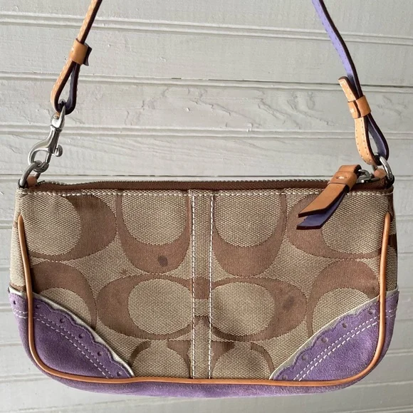 Vintage Mini Rare Coach with Fish - Picture 3 of 6